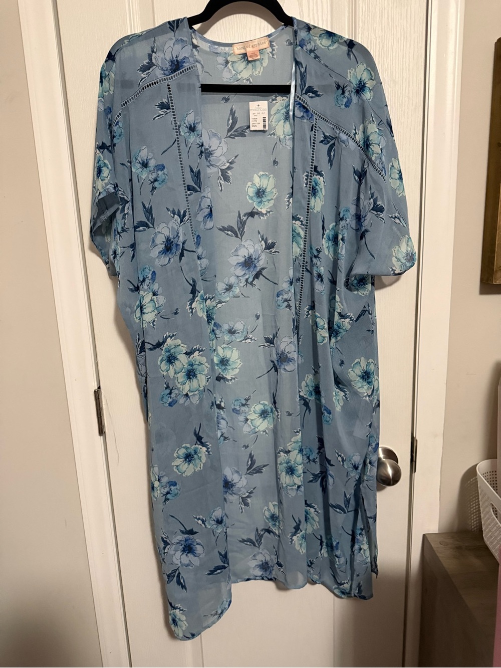 Band of Gypsies oversized Light Blue Floral Kimono Duster - Picture 2 of 6